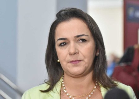 Prefeita volta a se isentar de aumento de seu salário e diz que Câmara faz parte dela ao recorrer