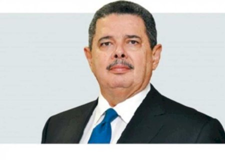 'O senhor não tem decência?'