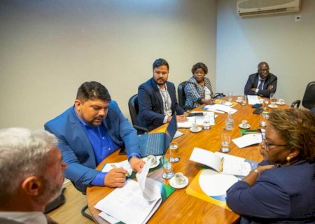 Angola e Brasil retomam cooperação na área de sangue e hemoderivados