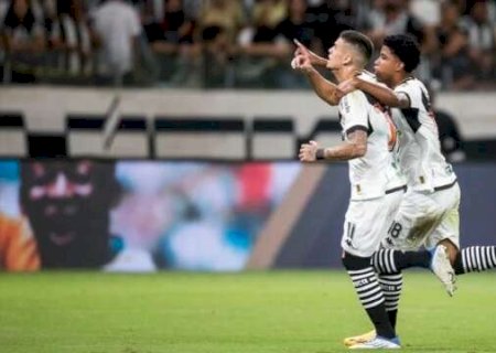 Vasco vence o Atl&eacute;tico-MG por 2 a 1 em estreia na Primeira Divis&atilde;o
