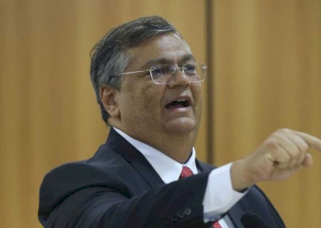 Escola Segura já fez centenas de prisões e apreensões, diz Flávio Dino