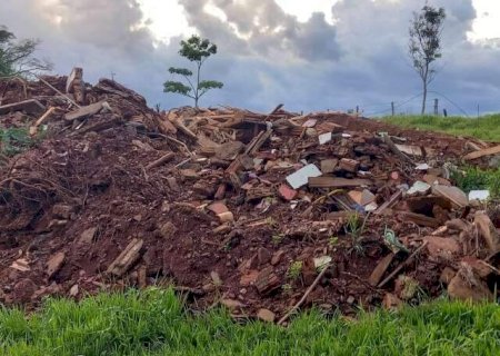 &Aacute;rea rural e distante &eacute; foco de despejo irregular de lixo e entulho na Capital