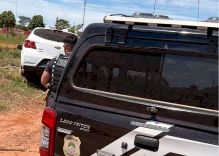 Pol&iacute;cia localiza carro de professor e trata caso como tentativa de latroc&iacute;nio