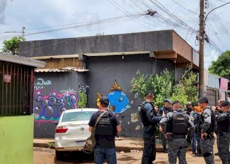 Carro crivado a bala estava com pai e filho que tentavam comprar coca&iacute;na
