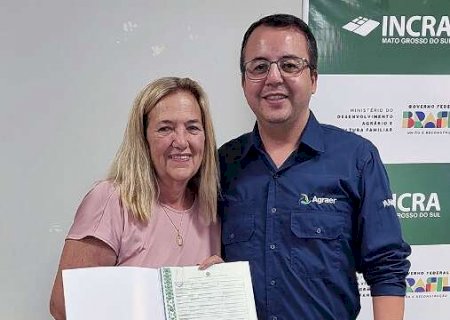 Incra entrega 17 t&iacute;tulos de terra a fam&iacute;lias de assentamento criado h&aacute; 27 anos