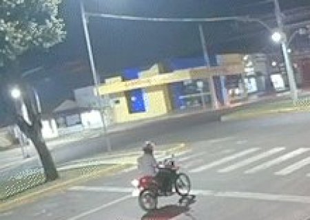 Motorista &eacute; preso ap&oacute;s atropelar motociclista parado e fugir
