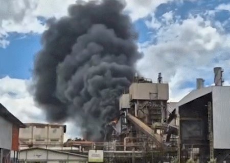 Inc&ecirc;ndio de grandes propor&ccedil;&otilde;es toma conta de usina em Nova Alvorada do Sul