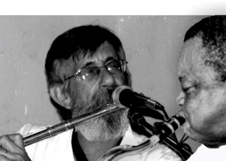 Morre Adriano Pra&ccedil;a, m&uacute;sico do Grupo Acaba por quatro d&eacute;cadas