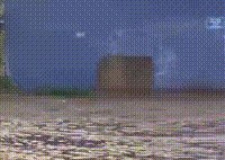 Chuva r&aacute;pida deixa avenidas alagadas no bairro Los Angeles