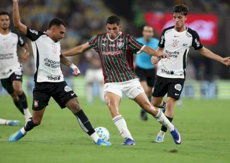 Fluminense derrota Corinthians e encosta na lideran&ccedil;a do Brasileir&atilde;o