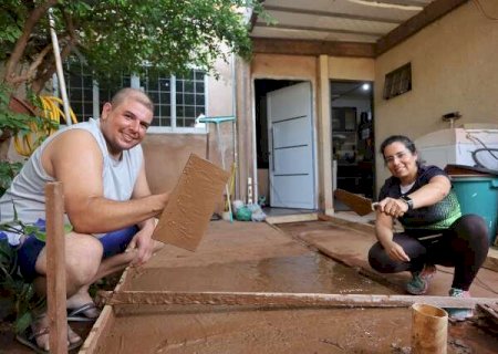 Casal constr&oacute;i piscina e reforma a casa sozinho ap&oacute;s 3 perguntas certas