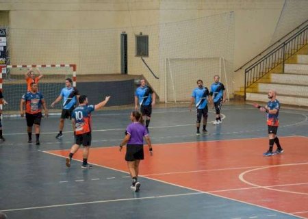 Associa&ccedil;&atilde;o prev&ecirc; torneio internacional ap&oacute;s reunir 300 atletas do handebol