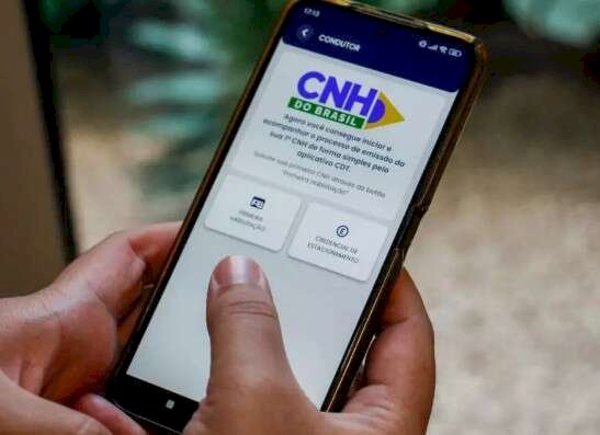Lula sanciona lei da CNH autom&aacute;tica para bom condutor, mas com exame obrigat&oacute;rio