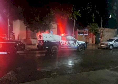 Ataque a tiros termina com casal morto em via p&uacute;blica