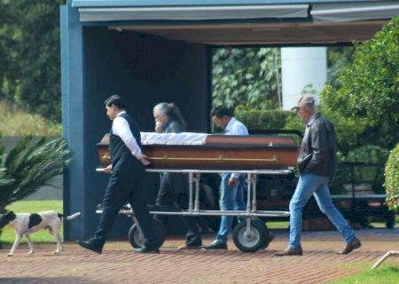 Personal espancado e dopado com insulina &eacute; sepultado ao som de &ldquo;Hallelujah&rdquo;
