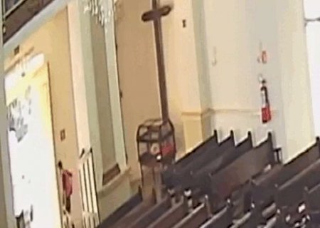 Ap&oacute;s furto em catedral, imagem de Nossa Senhora &eacute; encontrada escondida