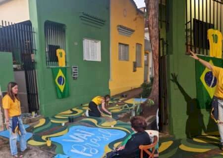 Coincid&ecirc;ncia transforma casas de 60 anos em trecho mais torcedor da rua