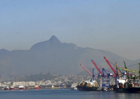 Superávit comercial cresce 10,8% em maio puxado por soja e cobre
