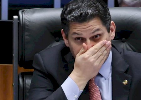 Alcolumbre mantém silêncio sobre 6x1 e oposição tenta preservar escala