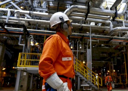 Economia brasileira cresceu 0,1% em abril, estima prévia da FGV