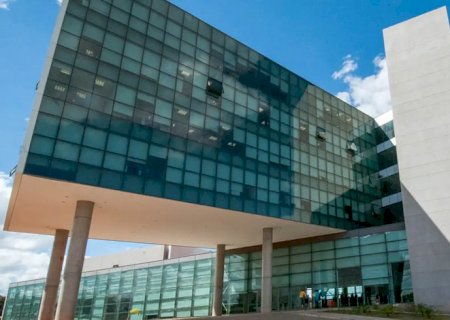Deputados distritais extinguem jornada 6x1 de terceirizados