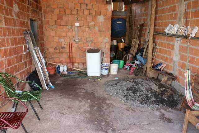 Envolvido em morte por atropelamento &eacute; executado dentro de casa com 6 tiros
