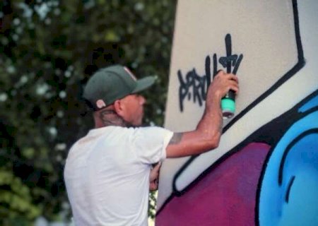 Grafiteiro pinta mural ao vivo por 4 dias e p&uacute;blico pode acompanhar em Itahum