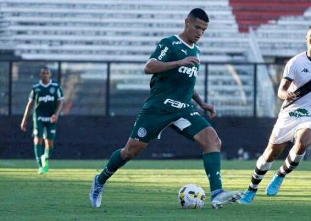 Futebol movimenta a noite com S&eacute;rie B e duelo de base entre Palmeiras e Vasco